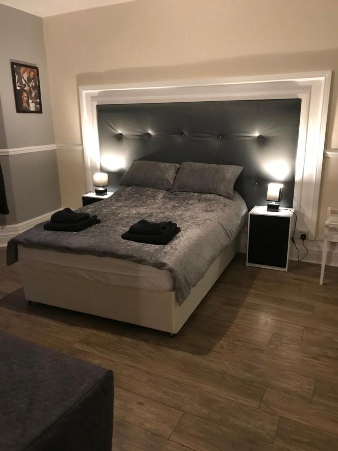 Sandy Pad'S Apartments Рил Экстерьер фото